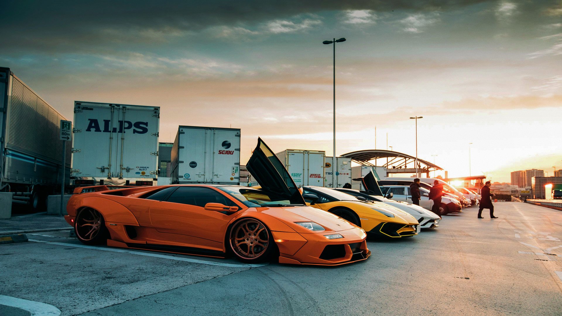 _线上线下融合：虚拟竞技空间引爆新体验_，线上线下场景