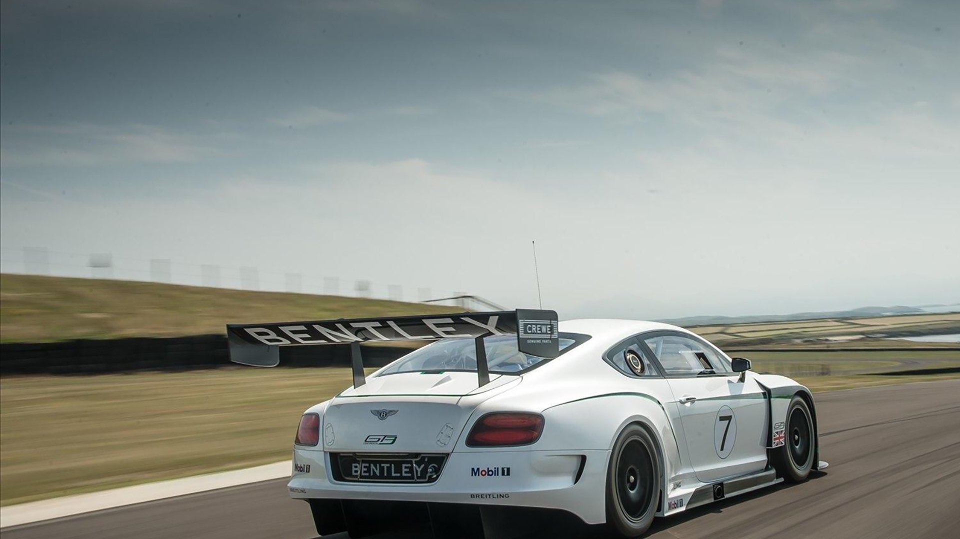 湖人训练营中重点练习攻防转换节奏控制，湖人训练营视频2021