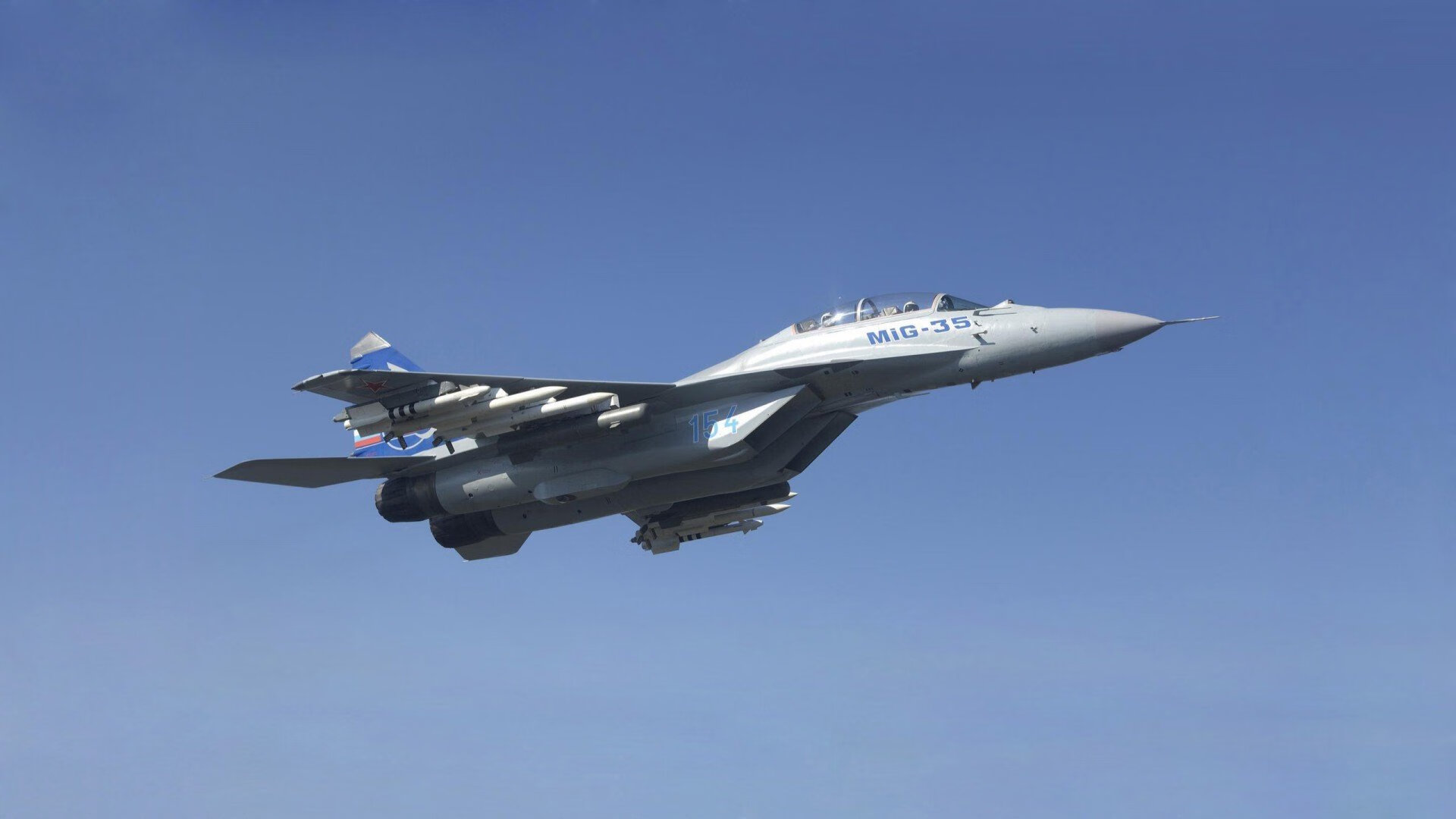 麦金托什稳扎稳打锁定决赛领先位置,麦金托什海报